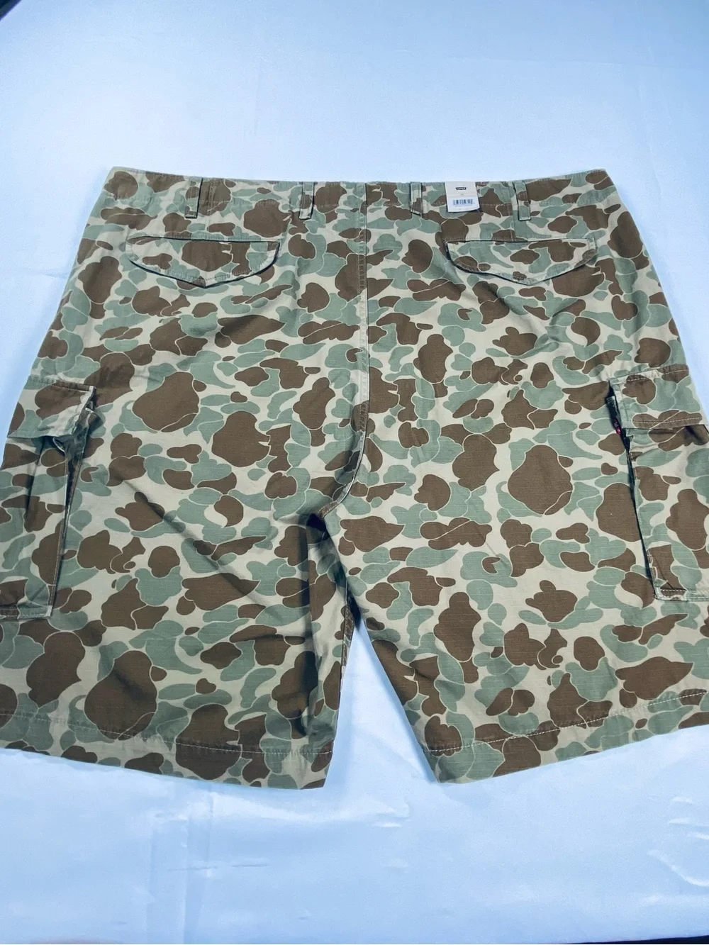 Levi’s Carrier Cargo Shorts Mens 48 Green Camo 10” Inseam 100% Cotton NWT
